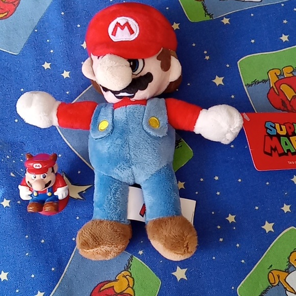 Nintendo Other - Super Mario Plush & Bonus